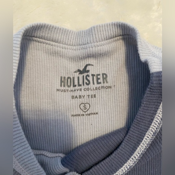 S Hollister Baby Tee - Picture 2 of 2